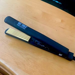 New 1” hair micro crimper by Hot Tools.